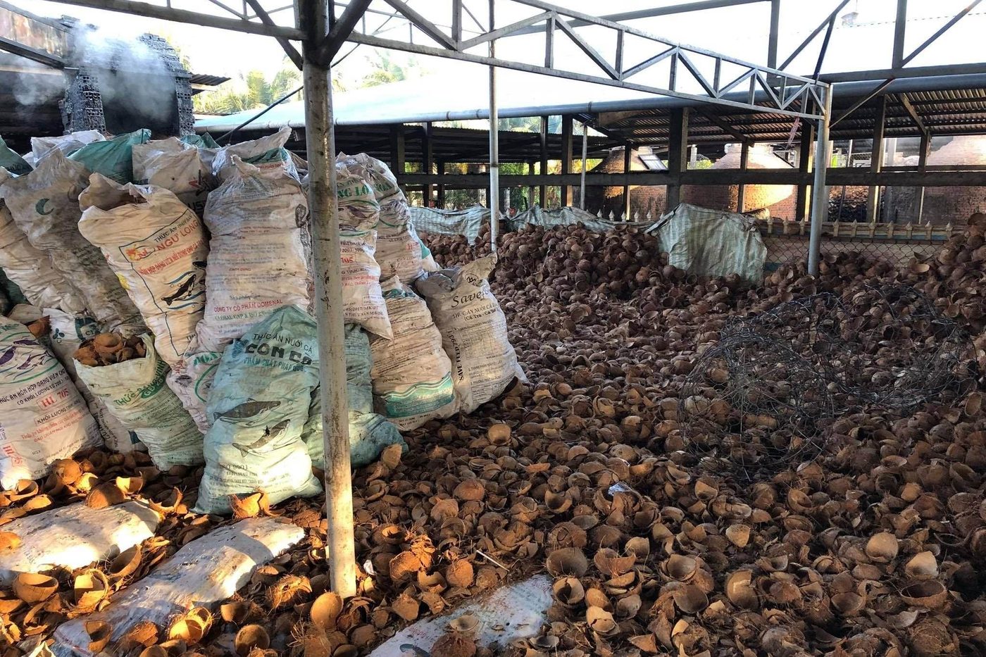 Coconut shell charcoal briquettes
